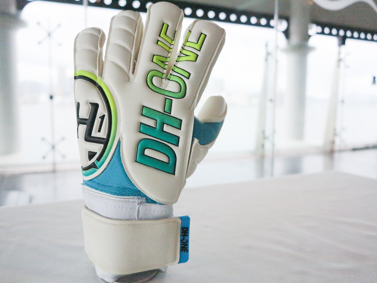 DH-One Retro Hybrid